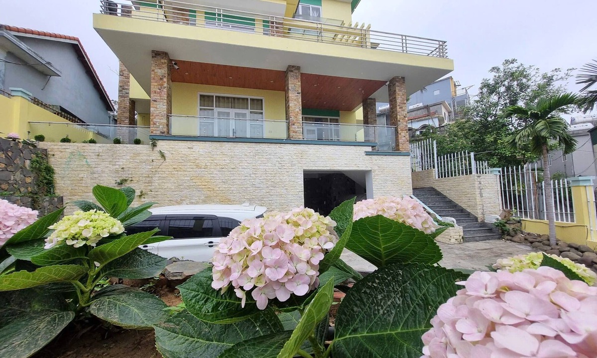 Bai Chay Villa | Top Hill Halong Homestay