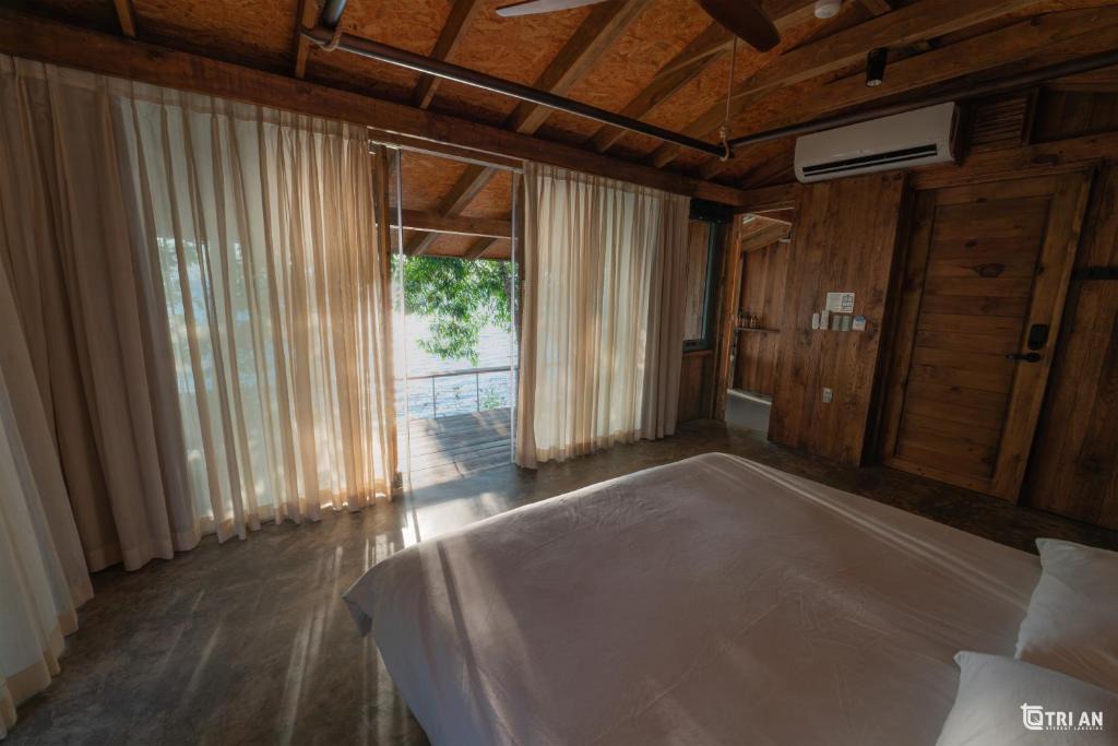 Dinh Quan Hotel | Trị An Retreat- TRI AN RETREAT