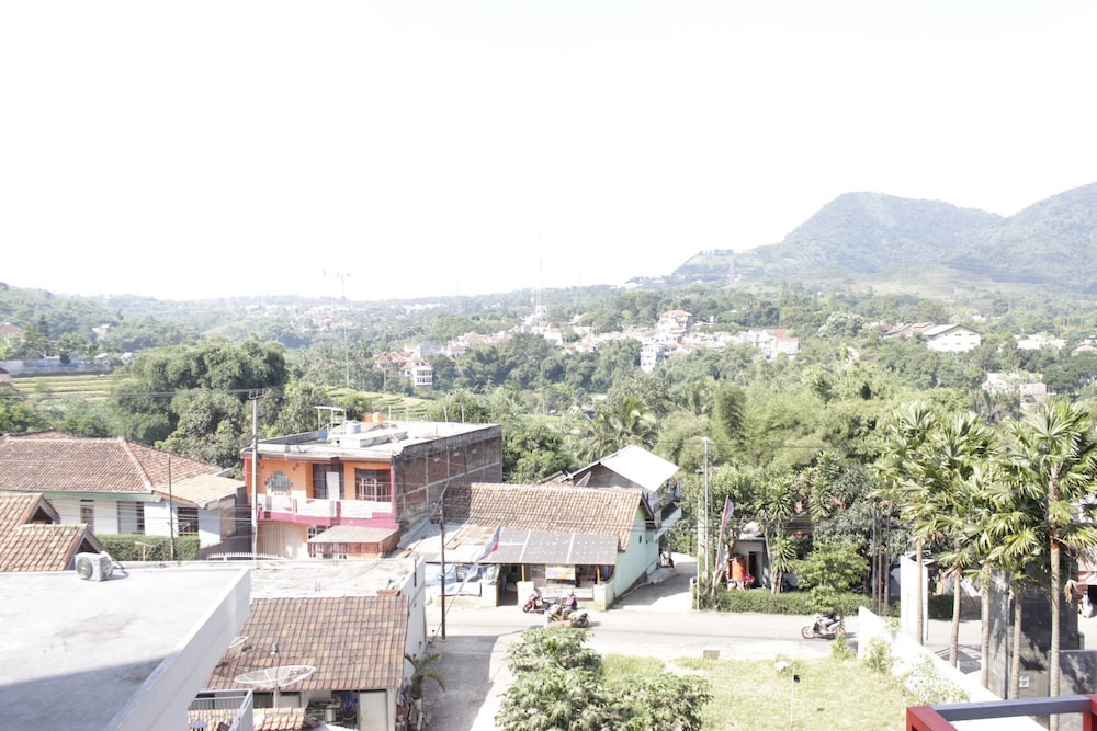 Hegarmanah Hotel | Tranquil Studio Apartment Near Unpad at Taman Melati Jatinangor