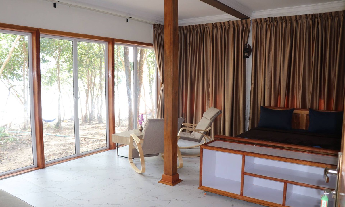 Koh Rong Hotel | Tree House Bungalows Resort
