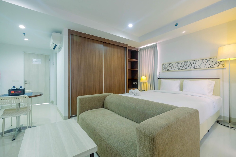 Cikarang Hotel | Trendy and Spacious Studio Azalea Suites Apartment