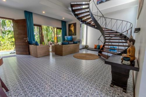 Siem Reap Villa | Tropical 2BR Garden Pool Villa, Apple Music, Padel