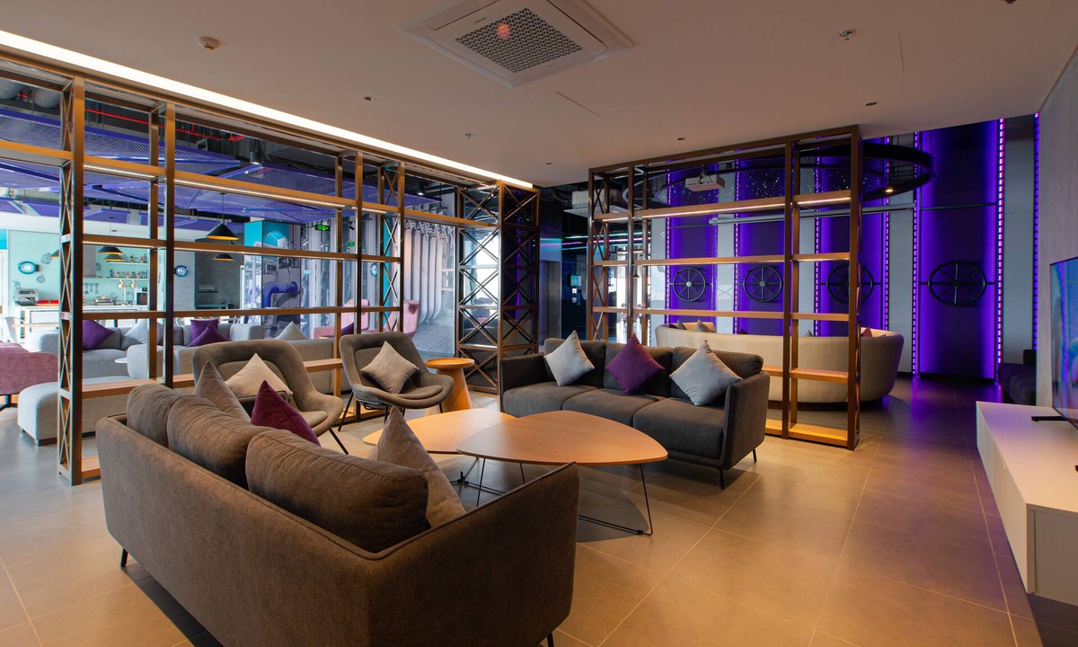 Hoa Binh Hotel | Tru by Hilton Hoa Binh City Centre