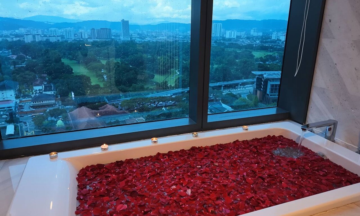 Golden Triangle Apartment | Two Bedroom Two Bathroom Apartment with KLCC View