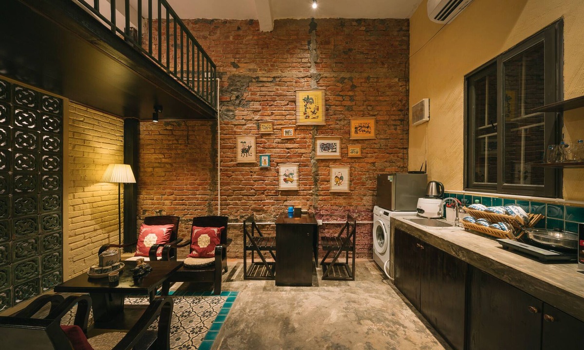 Hang Bo Apartment | Unique art house in Hanoi Old Quarter!