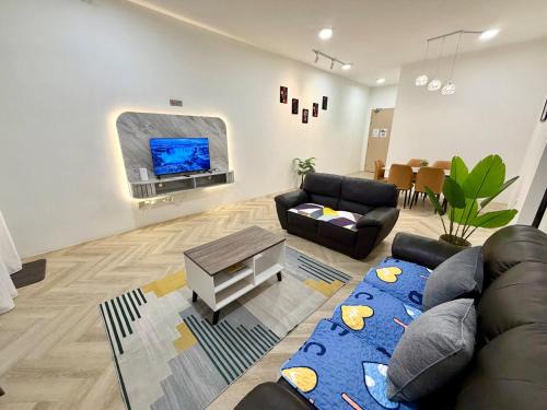 Taman Berjaya Apartment | Upton 2 bedrooms 6 pax Kuching City