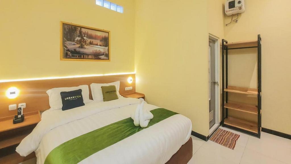 Pare Hotel | Urbanview Hotel Sakura Kampung Inggris Pare by RedDoorz