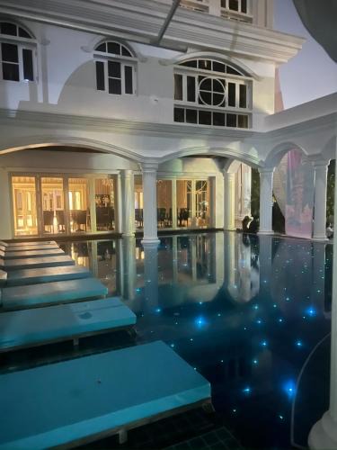 Chom Phon Hotel | V20 Boutique Jacuzzi Hotel