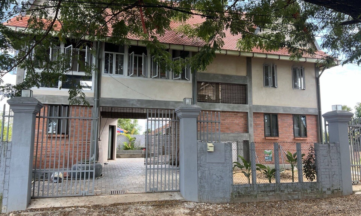 Siem Reap House | Vacation home: Cozy veranda-kitchen, pool in the inner courtyard. IDEAL: Groups up to 9