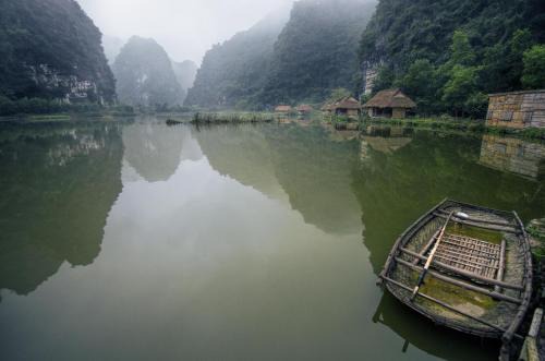 Hoa Lu Cabin | Valley Bungalow