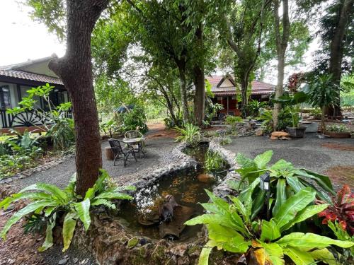 Ban Lung Bed & Breakfast | VANESSA'S GARDEN Restaurant & Bungalow
