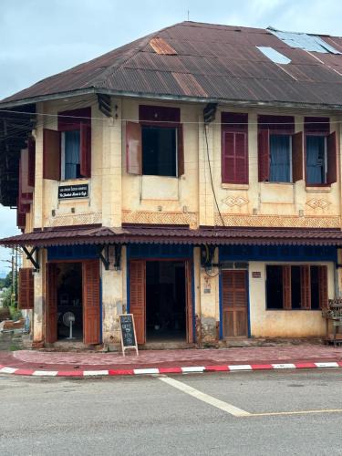 Thakhek Hostel | Via Thakhek Hostel & Cafe