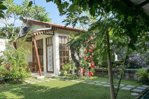 Sleman Villa | Villa ∙ 8 bedrooms ∙ 15 guests
