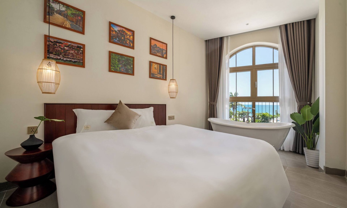 Son Tra Villa | Villa Azalea 5-bedroom Luxury Beachside Retreat in Đà Nẵng