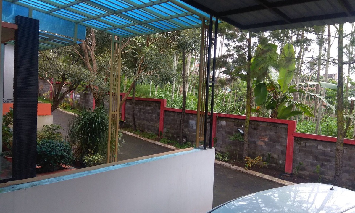 Oro Oro Ombo Villa | Villa Azwa hunian bersih dan asri di kota Batu