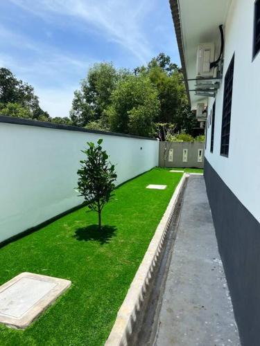 Kuala Terengganu Villa | Villa D'Razna - Luxury 5-bedroom Villa with private pool
