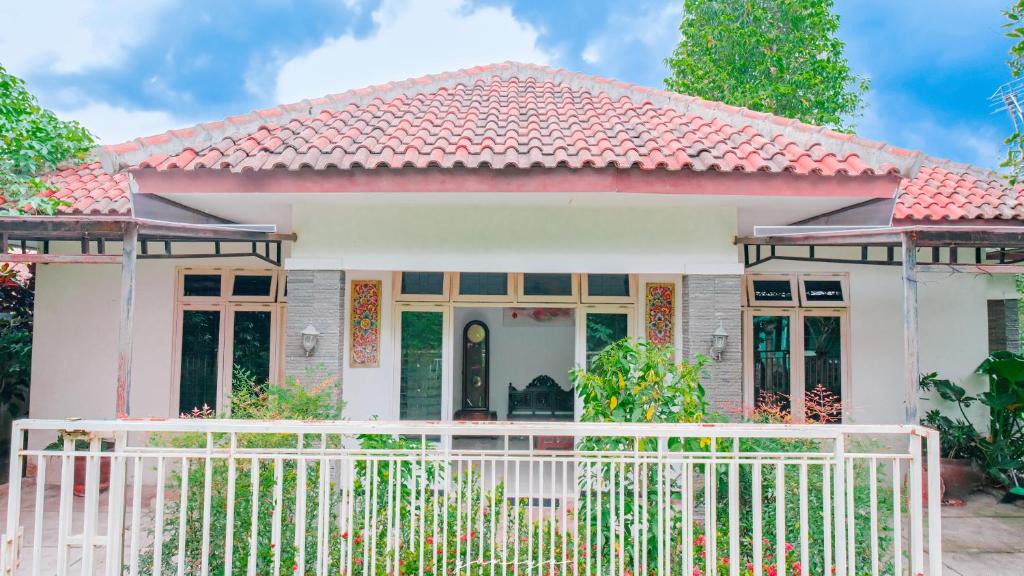 Ngemplak Villa | Villa Garuda Wisnu Kencana 9