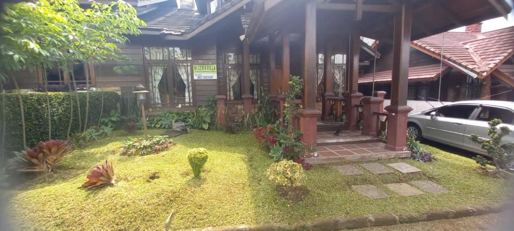 Cipanas Villa | Villa Kayu Green Apple Cipanas