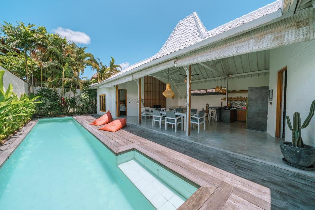 Berawa Villa | Villa Kazz 3 - Villa 3 Joglo style - 3 bdr - AMAZING LOCATION