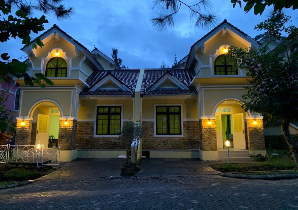 Cipanas Villa | Villa Kota Bunga 2 kamar harga budget