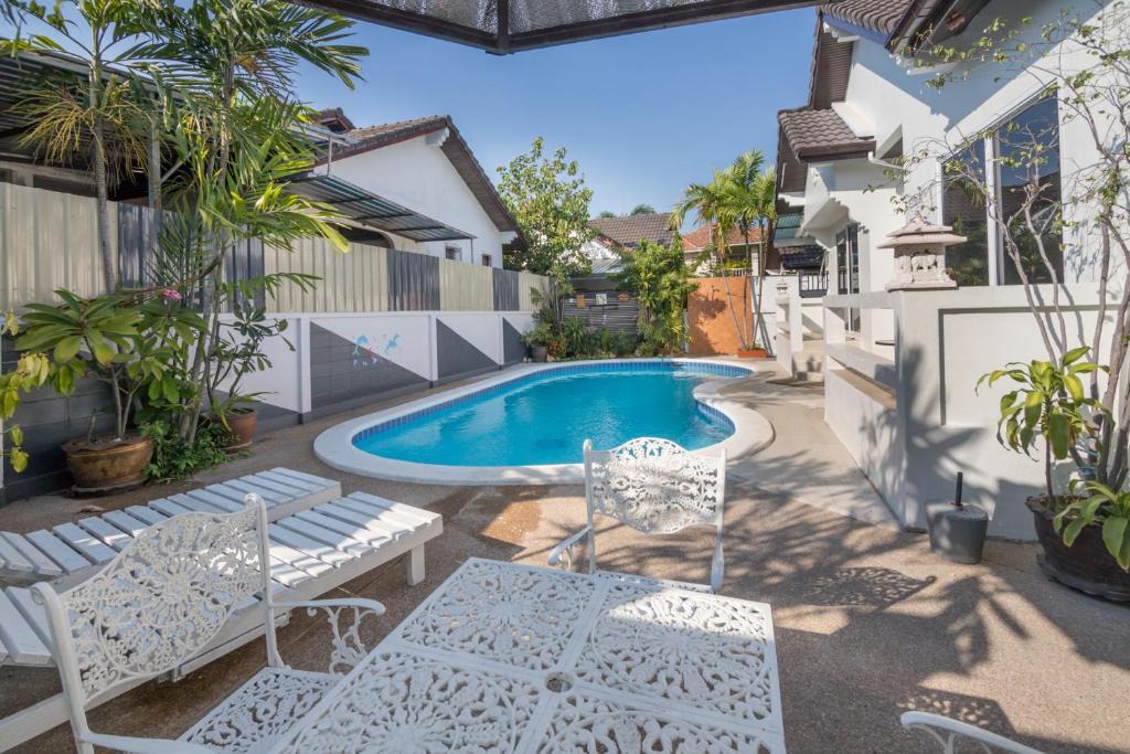 Pratumnak Hill Villa | Villa la Majestic