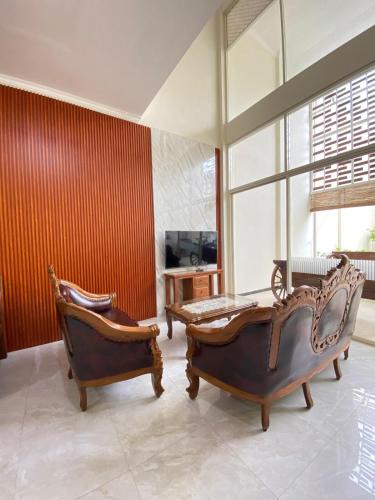 Malang Villa | Villa Lisha Orolas
