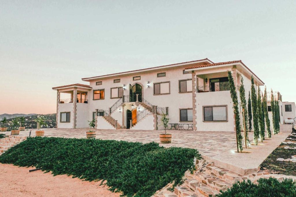Valle de Guadalupe Hotel | Villa Montefiori