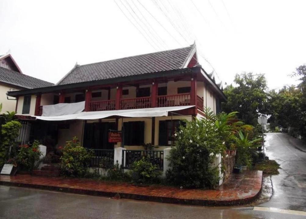 Luang Prabang Hotel | Villa Ouis NamKhan Riverside