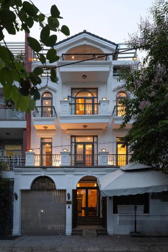 District 2 Villa | Villa Pearl 8Bedroom