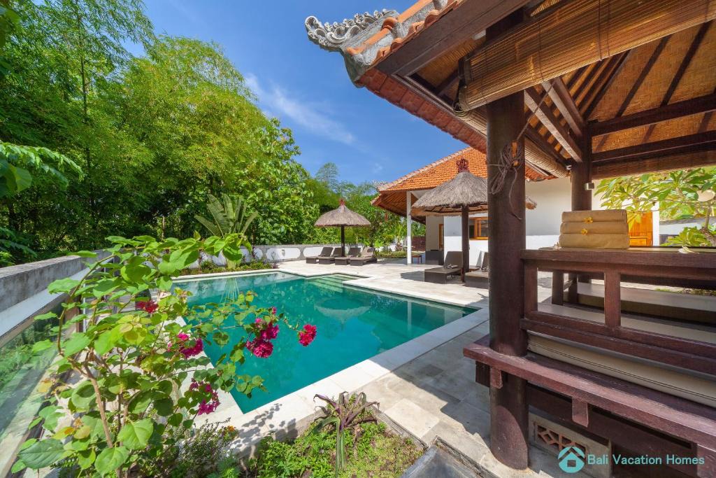 Anturan Villa | Villa Udara Lovina, Kalibukbuk