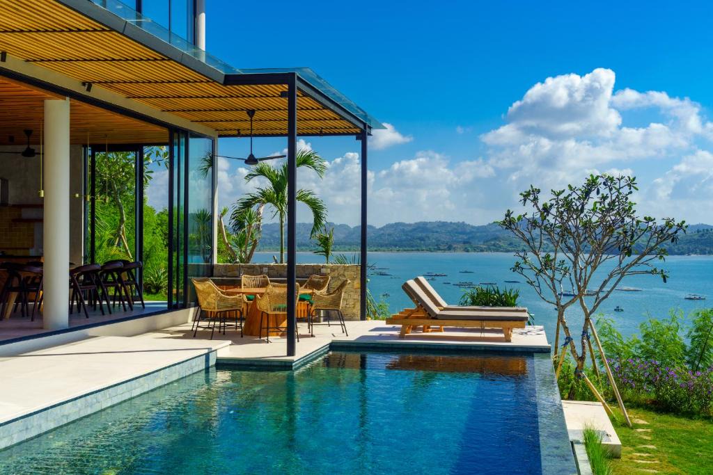 Kuta Villa | Villa Utamaro Gerupuk, Private Villa For 6-11 Pax