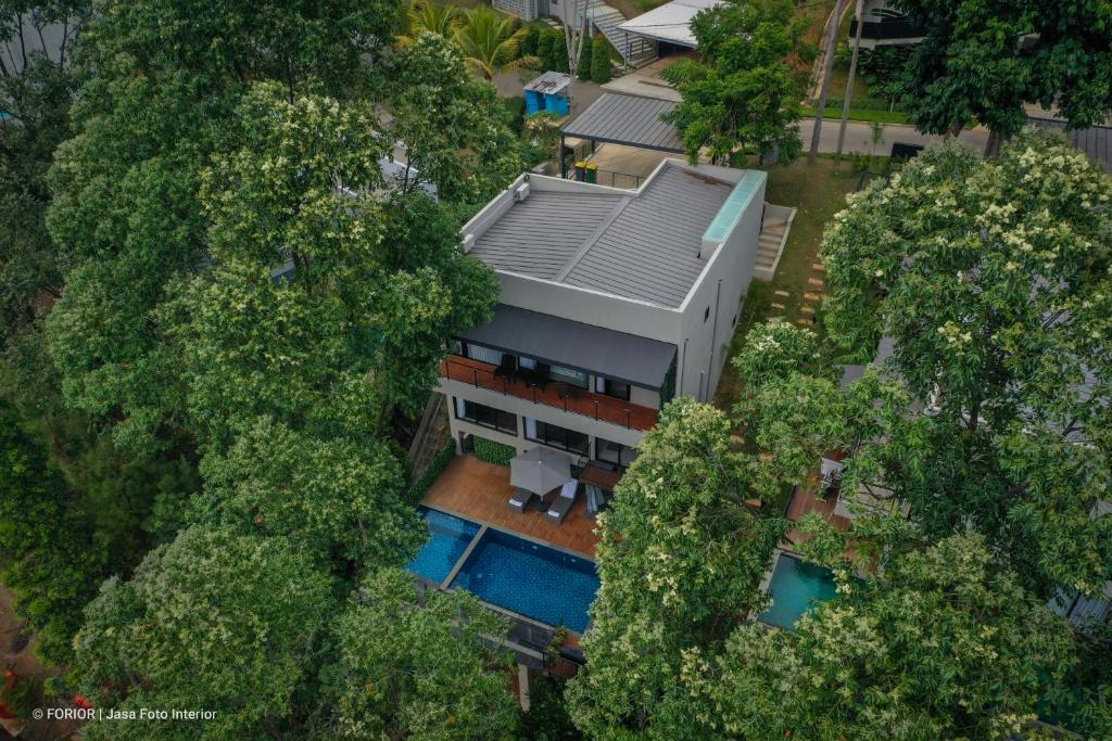 Ciburial Villa | Villa Wezu Dago Village Bandung