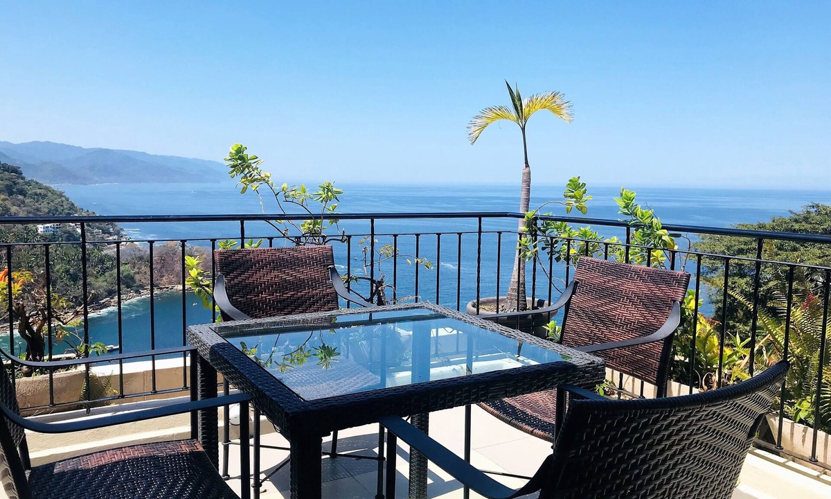 South Shore Hotel Area Condo | VILLAS ALTAS MISMALOYA PH A2 OCEAN VIEW
