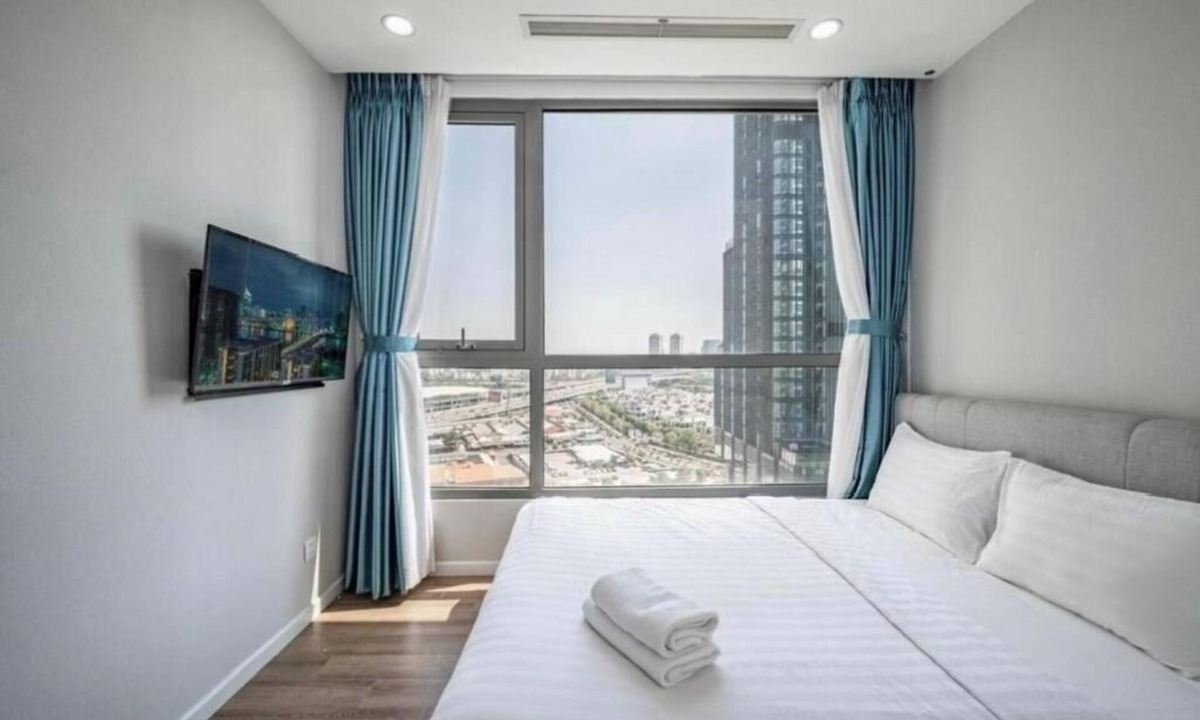 Hang Xanh Apartment | Vinhome Landmark 81 Suites Three-Bedroom Apartment