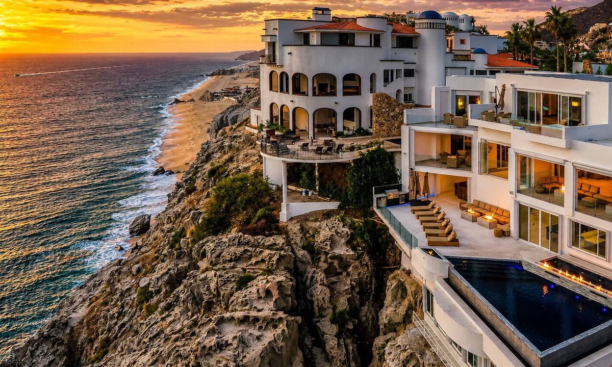 Pedregal Villa | VIP Luxury | Villa Lands End | Bartender, Chef, & Maid included