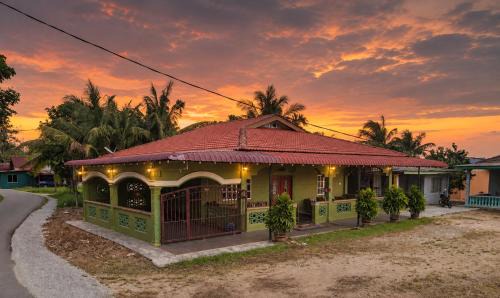 Parit Sakai House | Wan Homestay