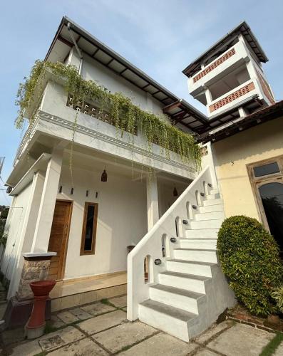 Watukarung House | Watukarung Kaderi's Home