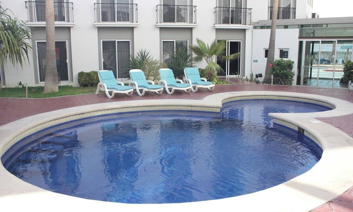 Centro Hotel | Well-Located Room Perfect for Nightlife & Dining – Affordable Rates