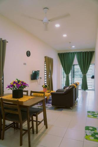 Perak Tengah District Resort | Wewe Homestay CL2