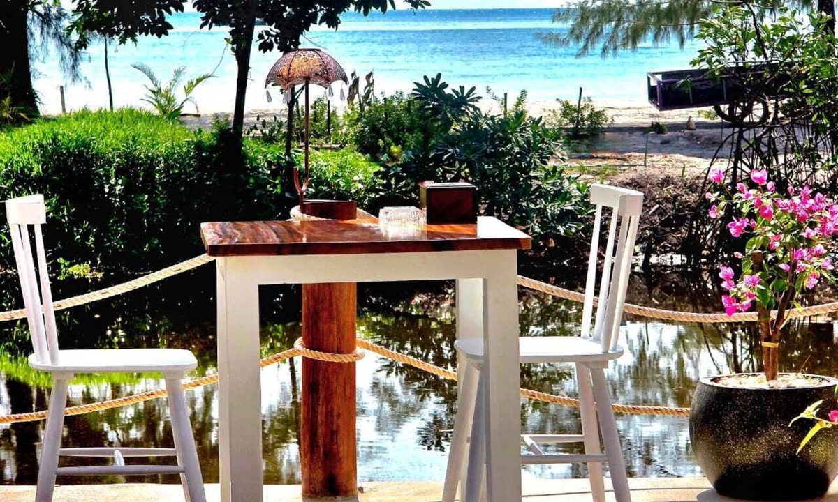 Koh Rong Villa | WHITE BEACH RESORT LONGSET
