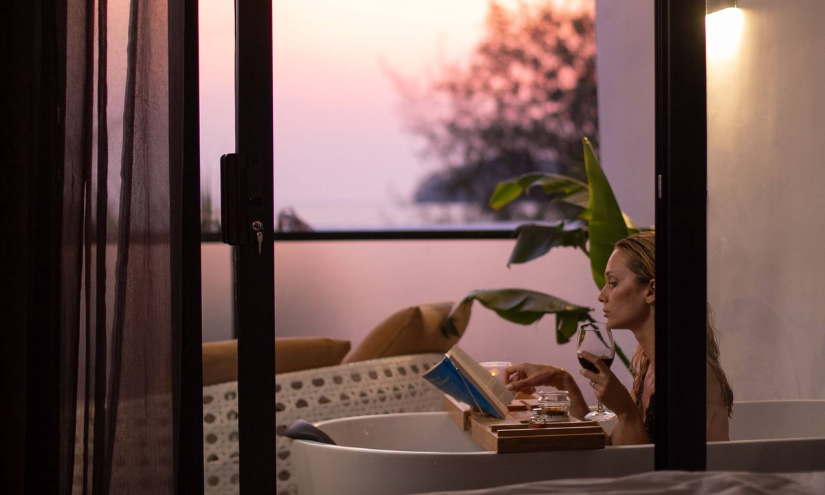 Mittakpheap Hotel | White Boutique Hotel & Residences