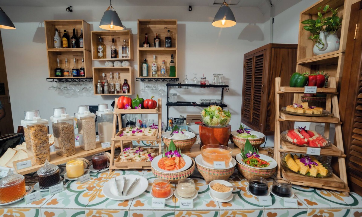Chamkar Mon Hotel | White Corner Hotel
