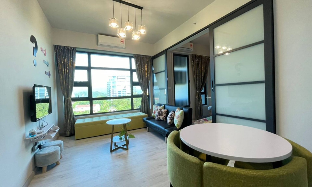 Downtown Kota Kinabalu Apartment | Wi.Stay/4-5Pax/JQ Suites/City Center/Sea & Mt.K View