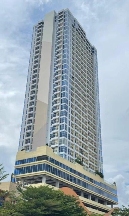 Lubuk Baja Apartment | Wiwi Formosa Residence -Triple bed-Balcony