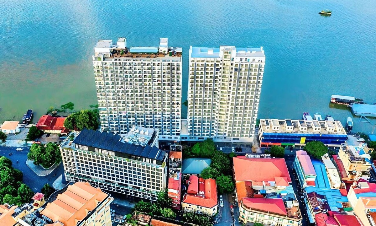 Daun Penh Hotel | X One Hotel
