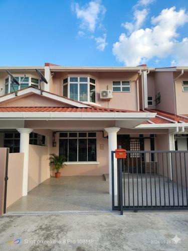 Mukah House | Zara Homestay