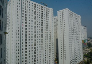 2Br Bassura City Apartment Pool View Near Bassura Mall
