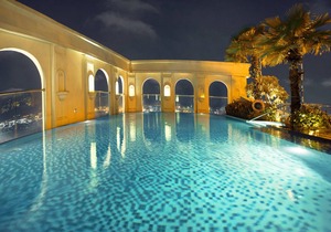 3BR high floor apt ★ river view, free rooftop pool
