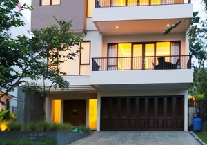4 BR City View Villa with a private pool 2