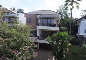 4 BR City View Villa with a private pool 2